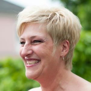 Profilbild von Andrea Höllhuemer